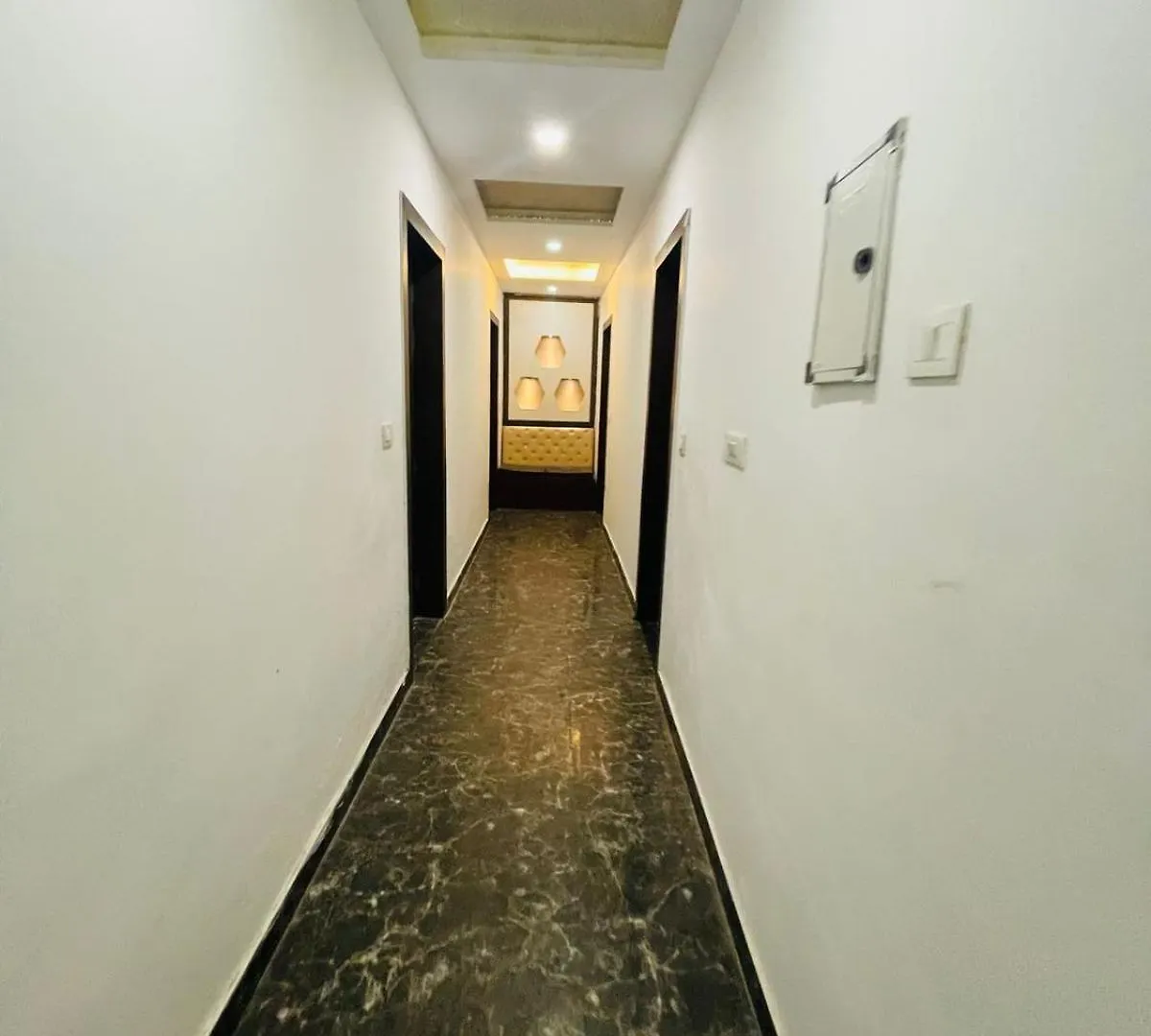 Hotel Urban Star Agra  3*, Agra (Uttar Pradesh)